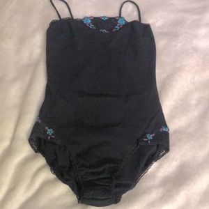 VTG Danskin Bodysuit Black w/ lace & embroidery trim Size Small Woman’s